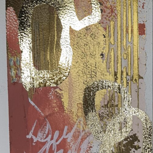 carta artistica preziosa 11×16 cm con texture rosa incarnato bronzo e oro, dettagli materici e segni dorati, opera originale MyOm Arte Grafica